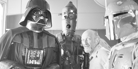 Diretor Irvin Kershner com os vilões: David Prowse (Darth Vader), IG-88 e Jeremy Bulloch (Boba Fett)